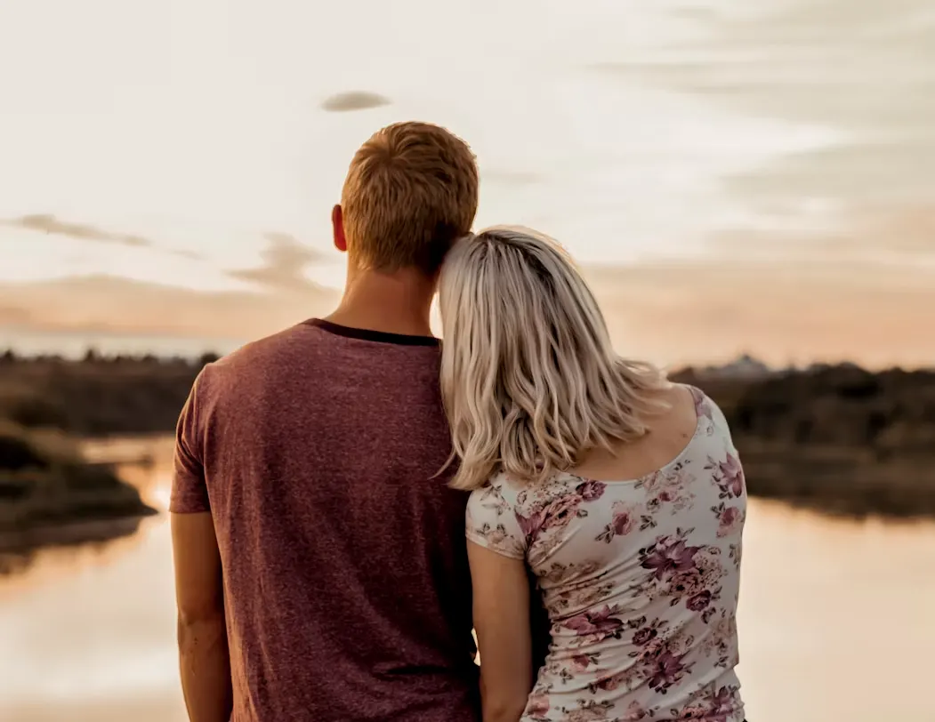 Confident-single-person-improving-their-dating-life